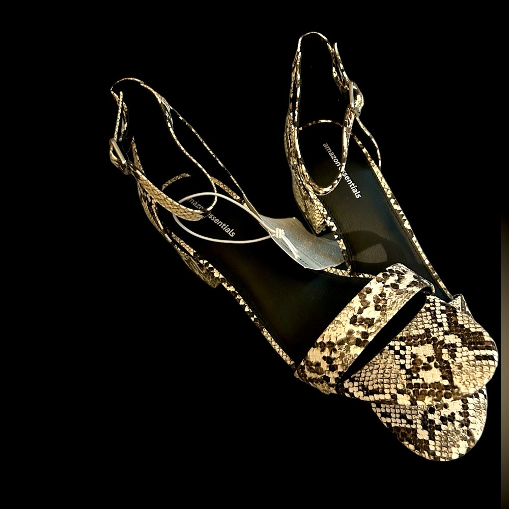 Amazon Essentials faux snakeskin block heels. Size 10. NWT. Never worn - Picture 5 of 5